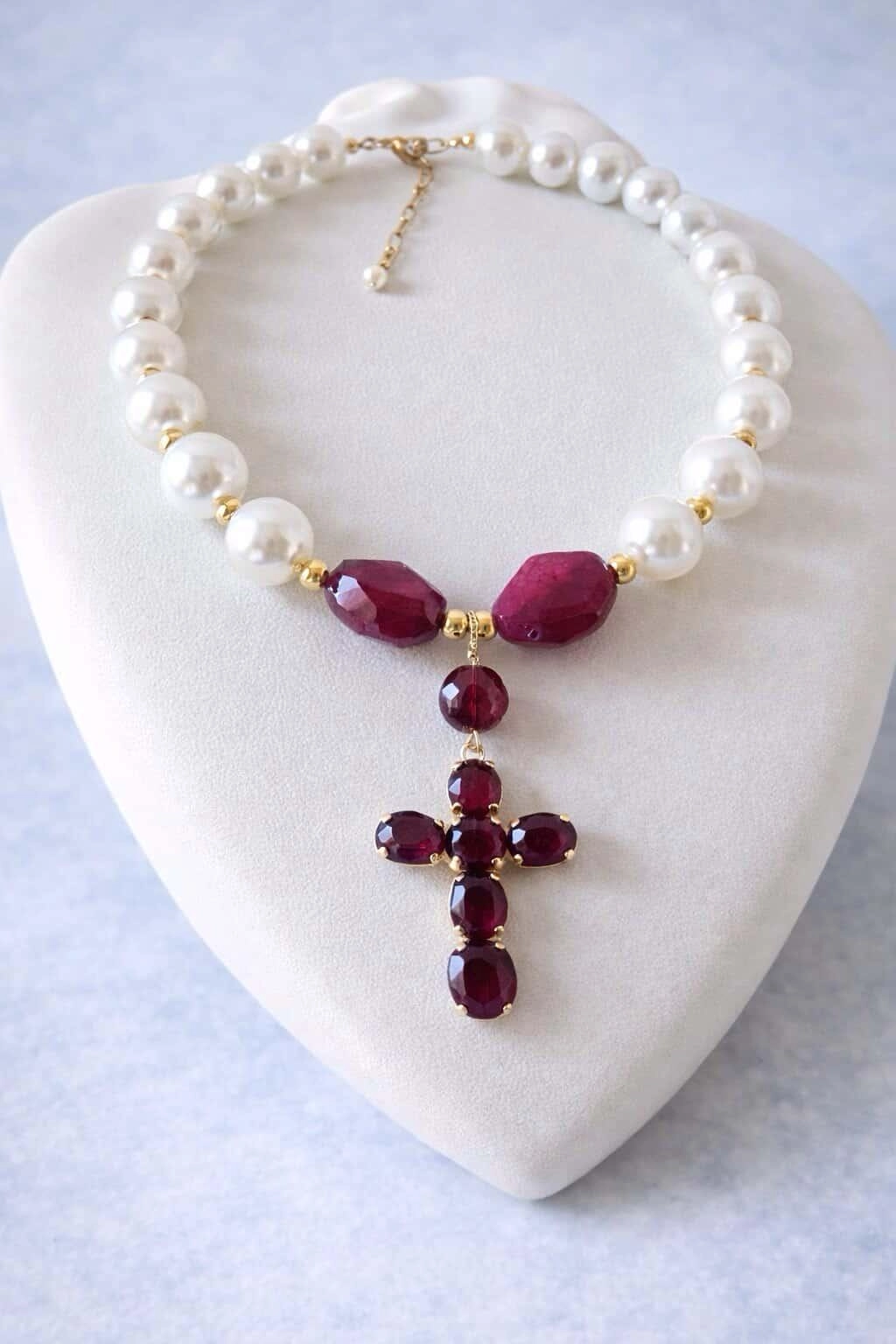 Collar Perlas y Cruz Granate - Imagen 4