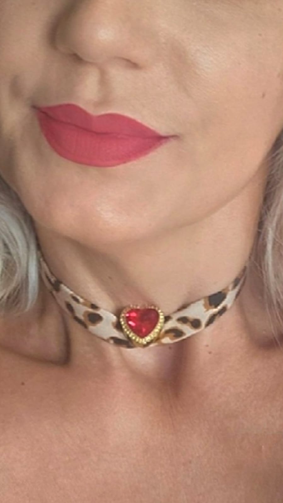 Pulsera de tela de animal print y corazón de cristal - Imagen 3