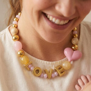 Collar 'LOVE' con Maxi Corazón Rosa