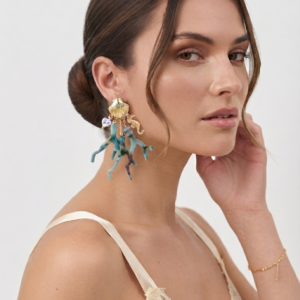 Pendientes “Blue Reef Seahorse” con Coral Turquesa y Caballito de Mar