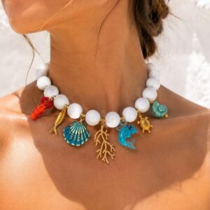 Collar “White Ocean Charms” con Dijes Marinos