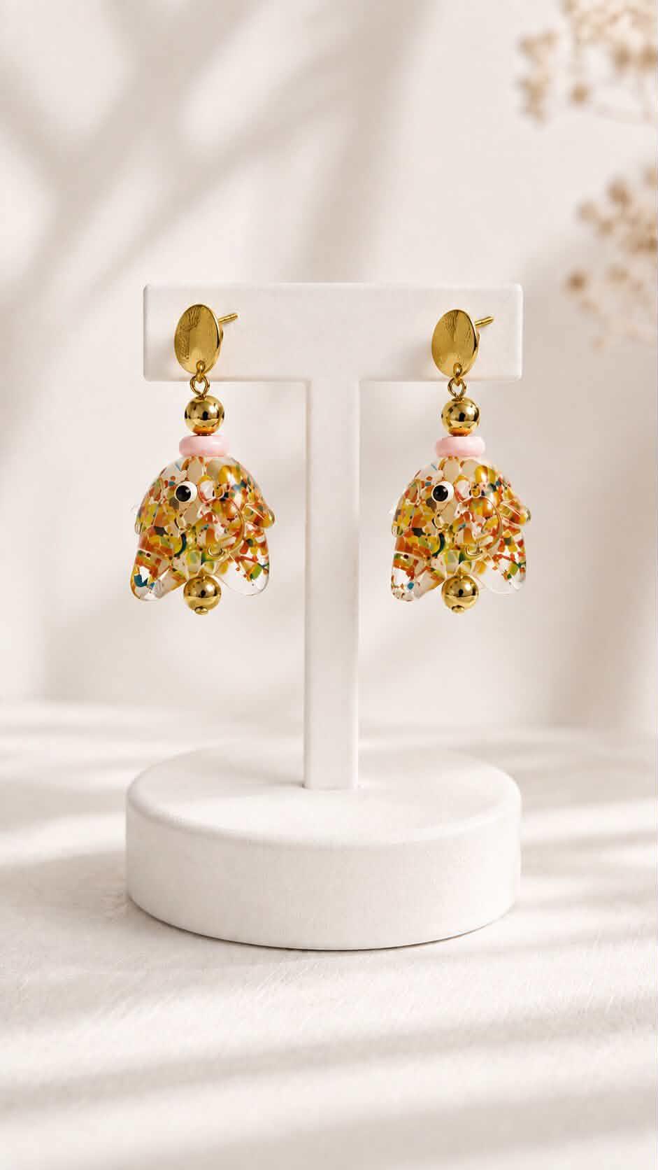 Pendientes “Crystal Fish Glow” con Pececito de Cristal Pintado (2) - Imagen 2